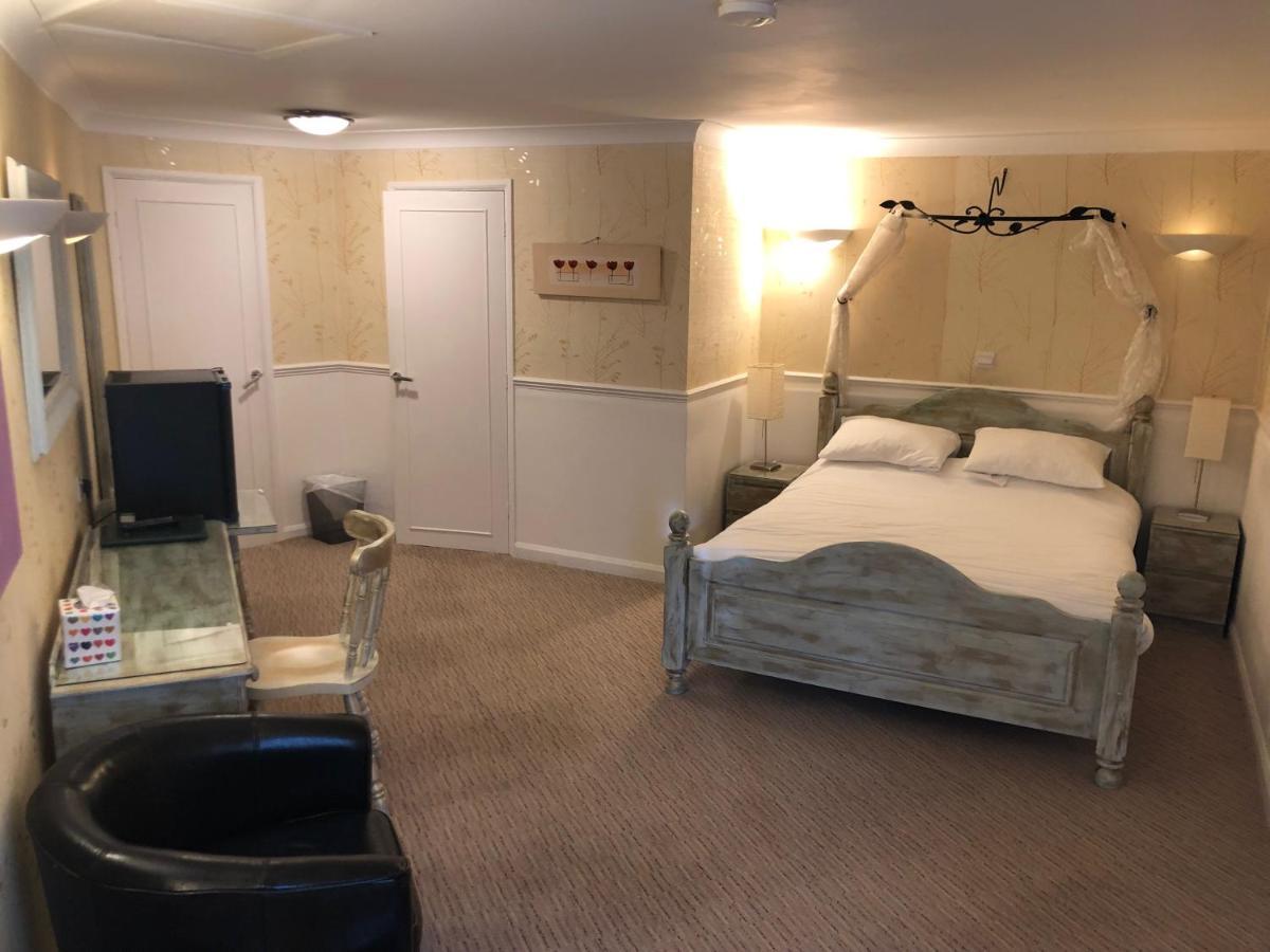 The Willow House Watton Luaran gambar